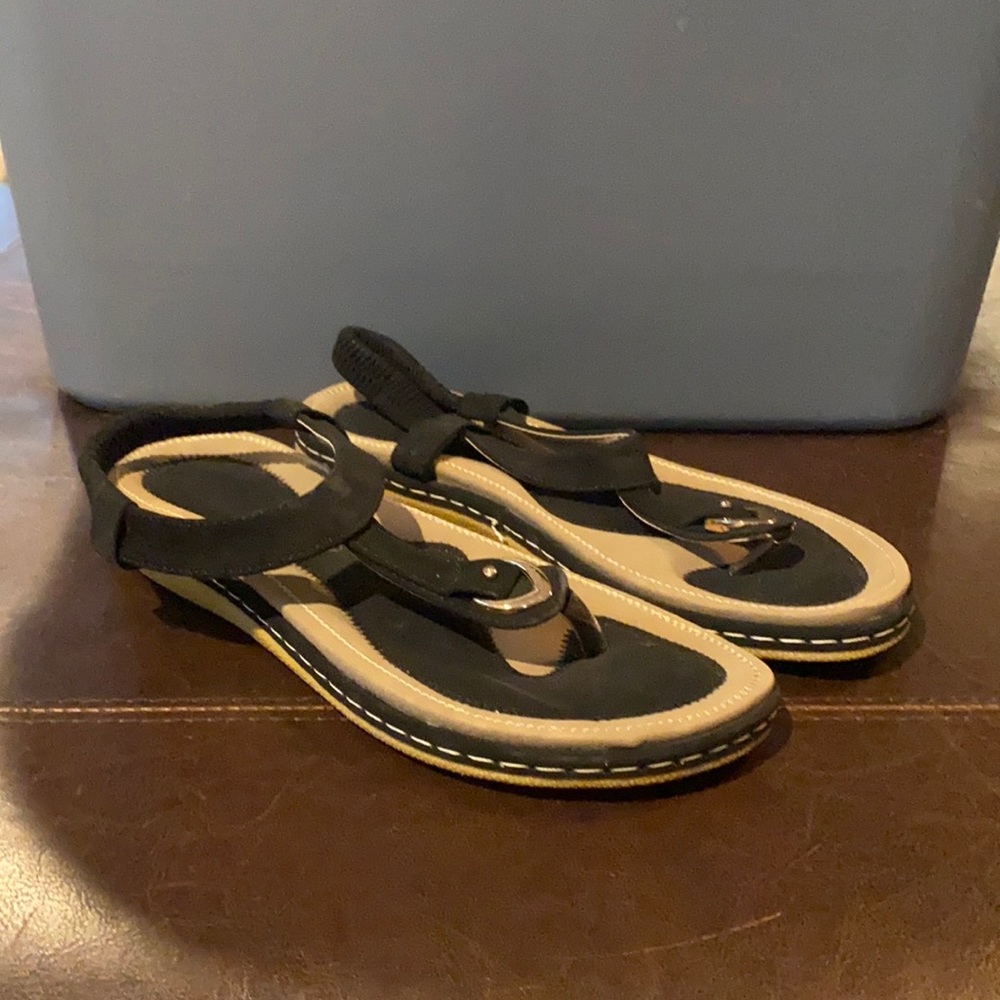 Vintage sandals size 8